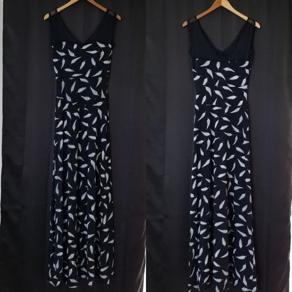 ❌SOLD❌Effie's Heart Plume with a View Maxi Dress - Picture 2 of 3